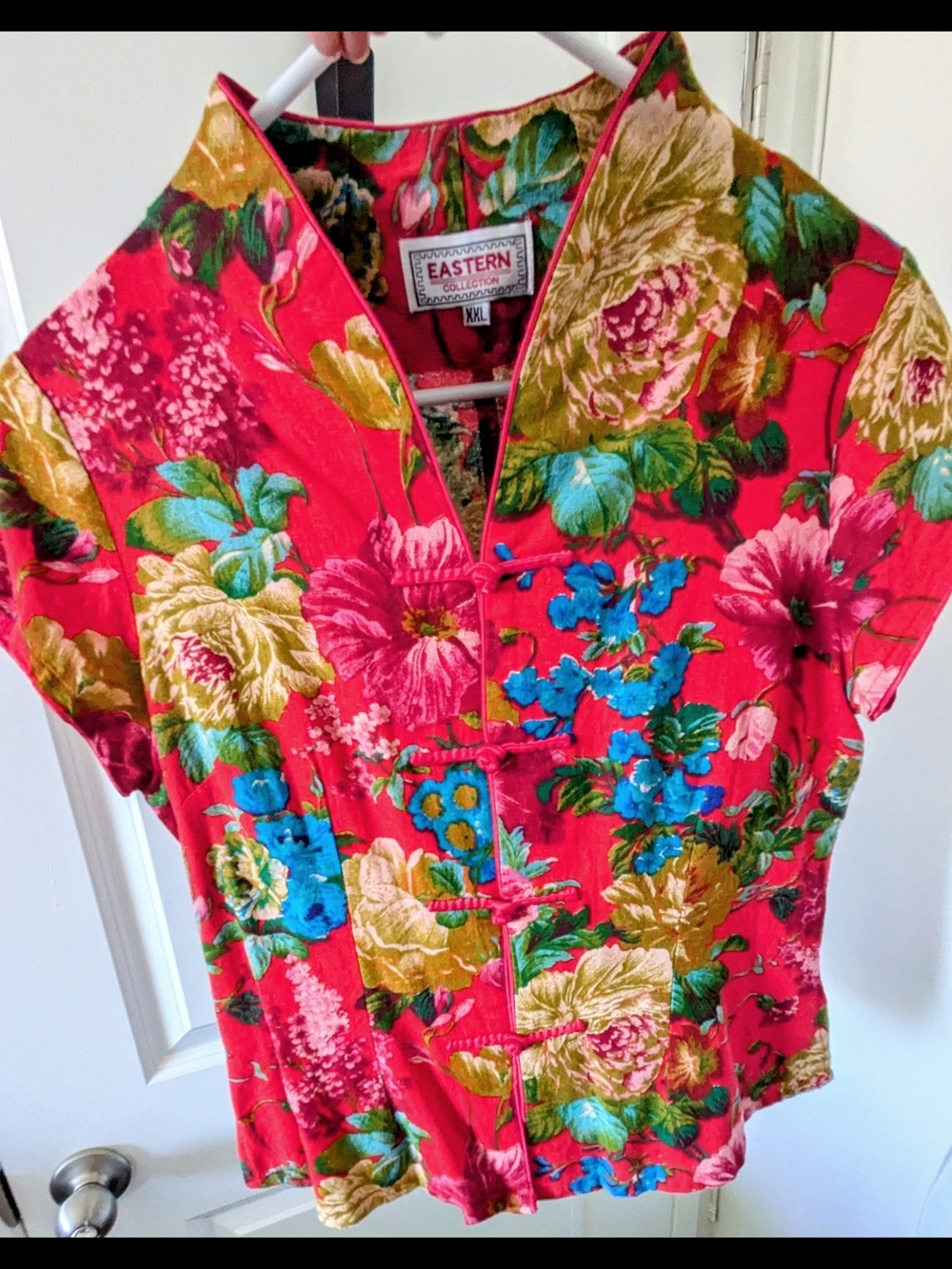 Vintage 1960s Chinese-style top from Eastern Collection red multicolor floral